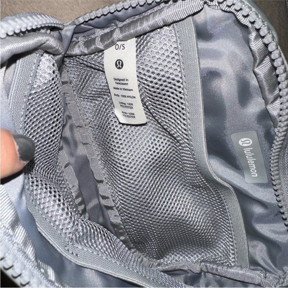 Lululemon Grey/Silver 1L Belt Bag Fanny Pack - Used - Picture 3 of 4